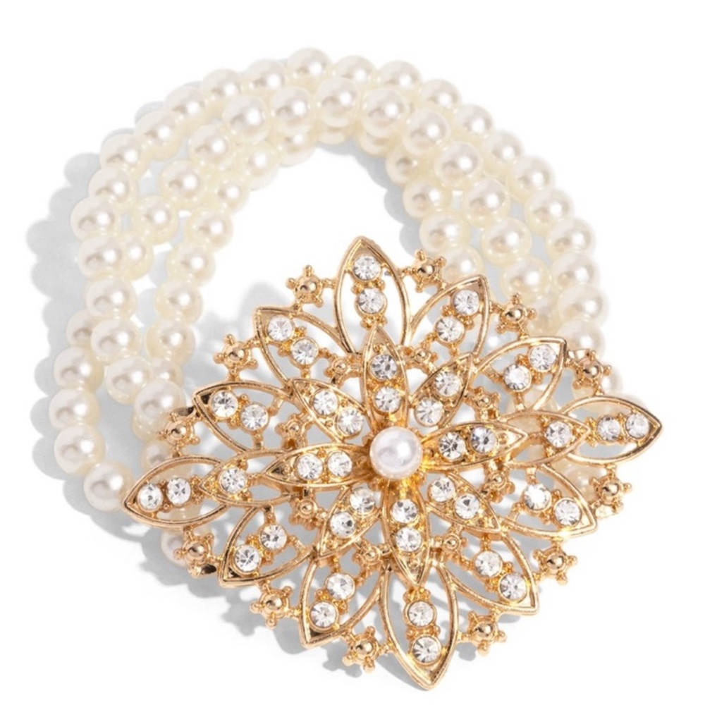 NWT Paparazzi Gold Floral Bracelet With Pearls